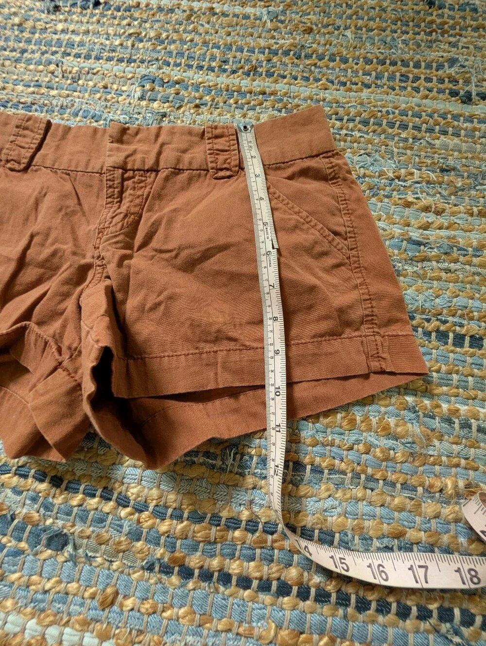 Old Navy Camel Chino Hot Pants Short Shorts 2 Preppy 2010s Fashion